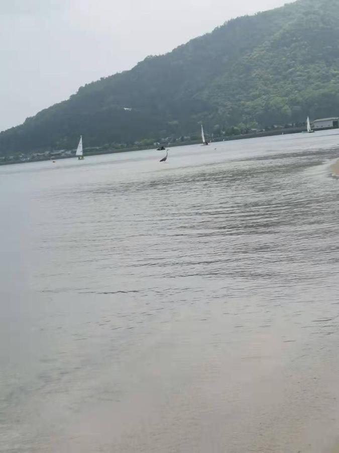 臨湖荘 *